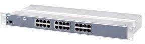 Ein 24-Port-Netzwerkswitch in einem Rack-Mount-Gehäuse, geeignet für die Netzwerkverwaltung in Rechenzentren oder großen Büros.