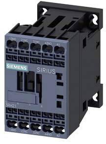 Ein Siemens SIRIUS Schütz, ein elektrisches Schaltgerät, zur Steuerung von Maschinen und Motoren, gezeigt in einer perspektivischen Ansicht.