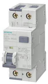 Ein elektrischer Siemens-Leitungsschutzschalter mit einem blauen Schalter und technischen Spezifikationen auf dem Gehäuse.
