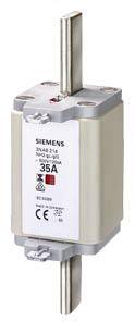 Ein elektrischer Sicherungseinsatz mit 35 Ampere von Siemens, Modellnummer 3NA3 216, zeigt CE-Kennzeichnung und Normspezifikationen.