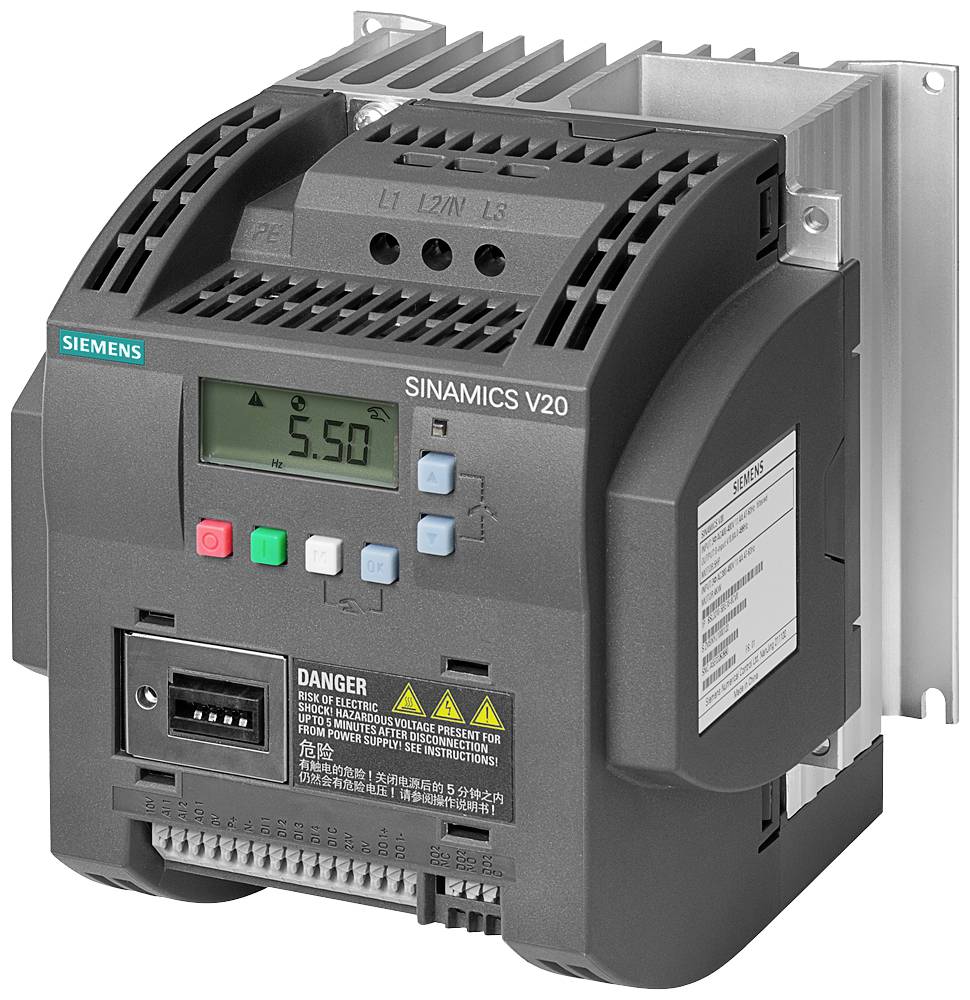 Ein Siemens SINAMICS V20 Frequenzumrichter. Zeigt auf dem Display '5.50'. Warnhinweise und Anschlussmöglichkeiten sind sichtbar.