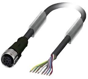 Ein elektrisches Kabel mit mehrfarbigen, abisolierten Enden und einem runden, silbernen Stecker, bereit zum Anschließen.