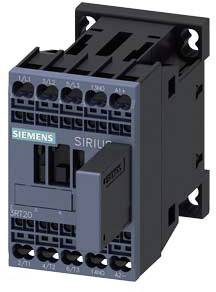 Ein elektrischer Schütz der Marke Siemens, Modell SIRIUS, zeigt verschiedene Anschlussklemmen und Steueroptionen für industrielle Anwendungen.