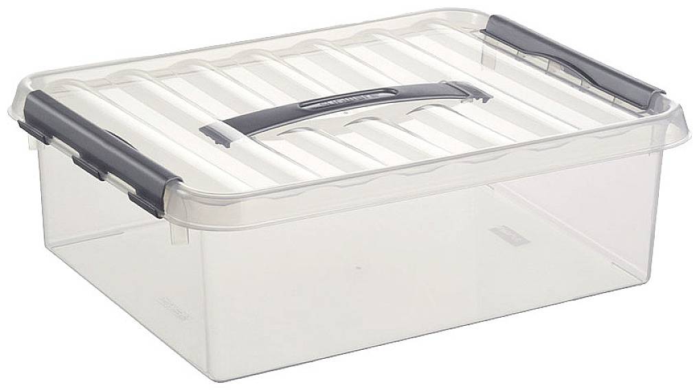 Transparente Kunststoffbox mit schwarzem Griff und Verschlussclips, verwendet zur Aufbewahrung von Gegenständen.