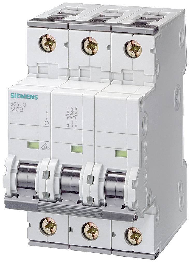 Dreipoliger Leistungsschalter von Siemens, Modell 5SY3. MCB-Beschriftungen und Kippschalter sichtbar. Zur elektrischen Sicherung.