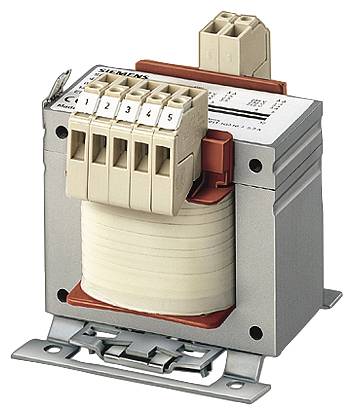 Ein grauer Transformator mit fünf beige Anschlussklemmen oben; für industrielle Anwendungen. Modell und Marke auf gedrucktem Etikett.