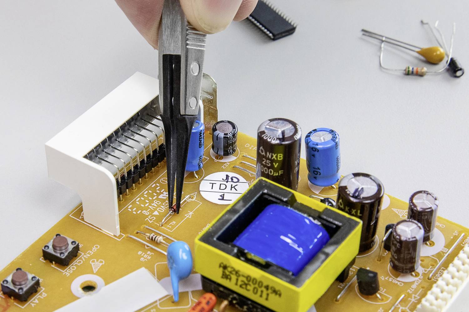 Weller Erem® 258SA Präzisionspinzette 120 mm