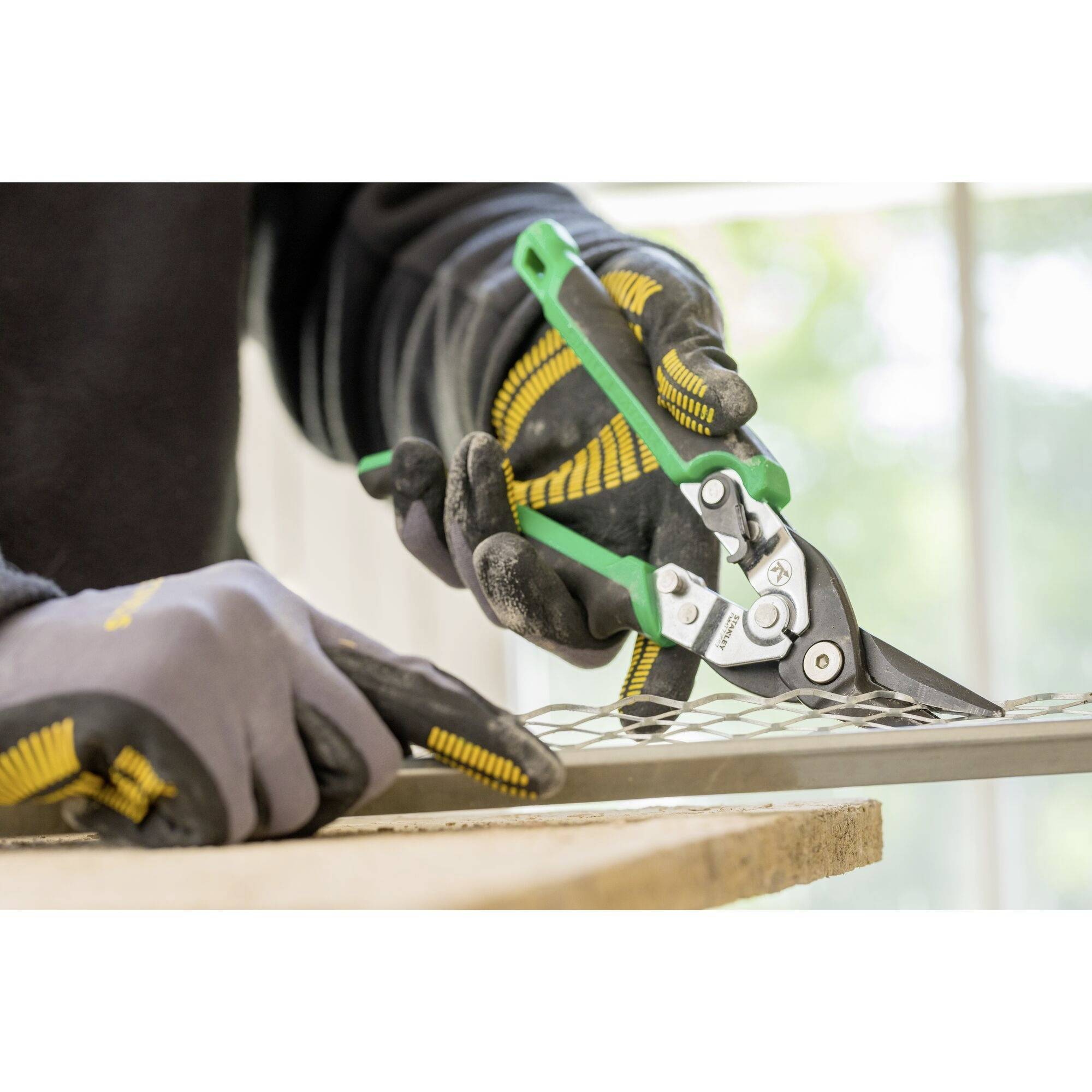 Blechschere FATMAX® ERGO FMHT73557-0 Farbe grün/schwarz Ausführung rechtsschneidend Gesamtlänge 250 mm Schneidenlänge 35