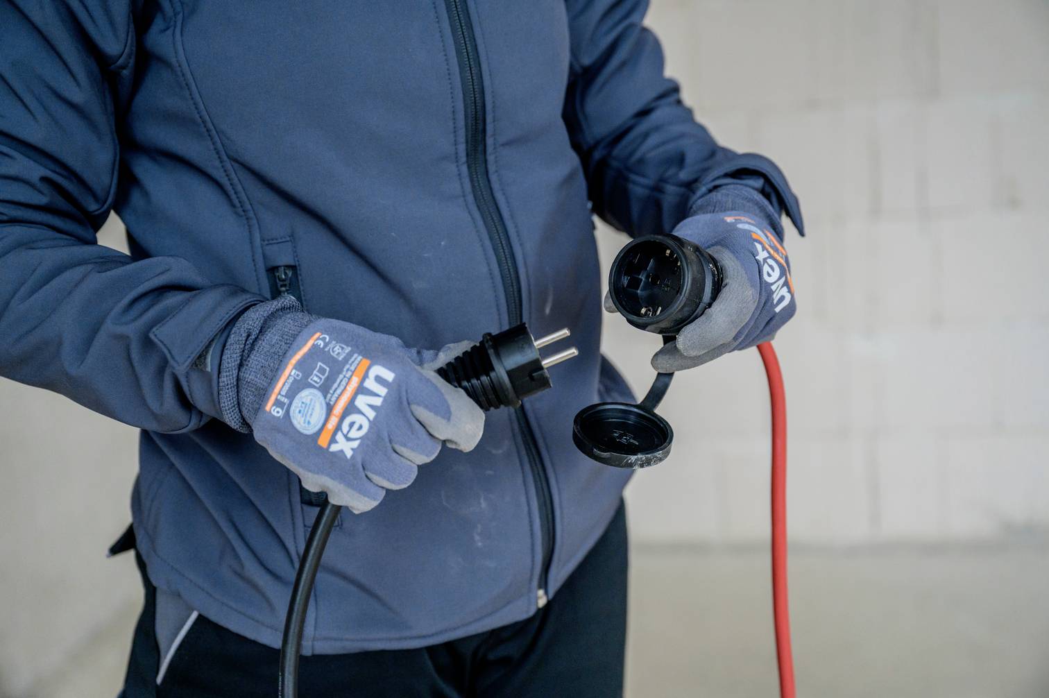 Brennenstuhl 1167950 Strom Verlängerungskabel 16A Rot 10.00m H07RN-F 3G 1,5mm² für Außenbereich geeignet