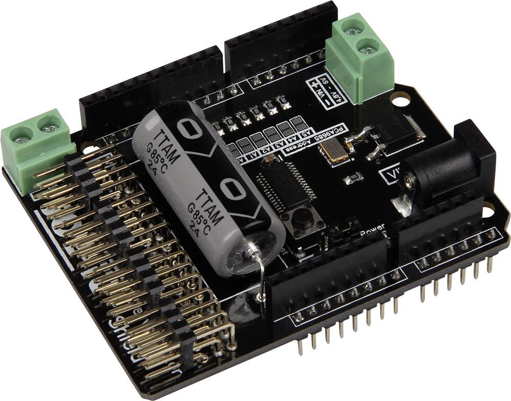 Eine schwarze Arduino-Erweiterungsplatine mit grünen Anschlüssen und mehreren Steckverbindern. Dient zur Schaltungserweiterung.