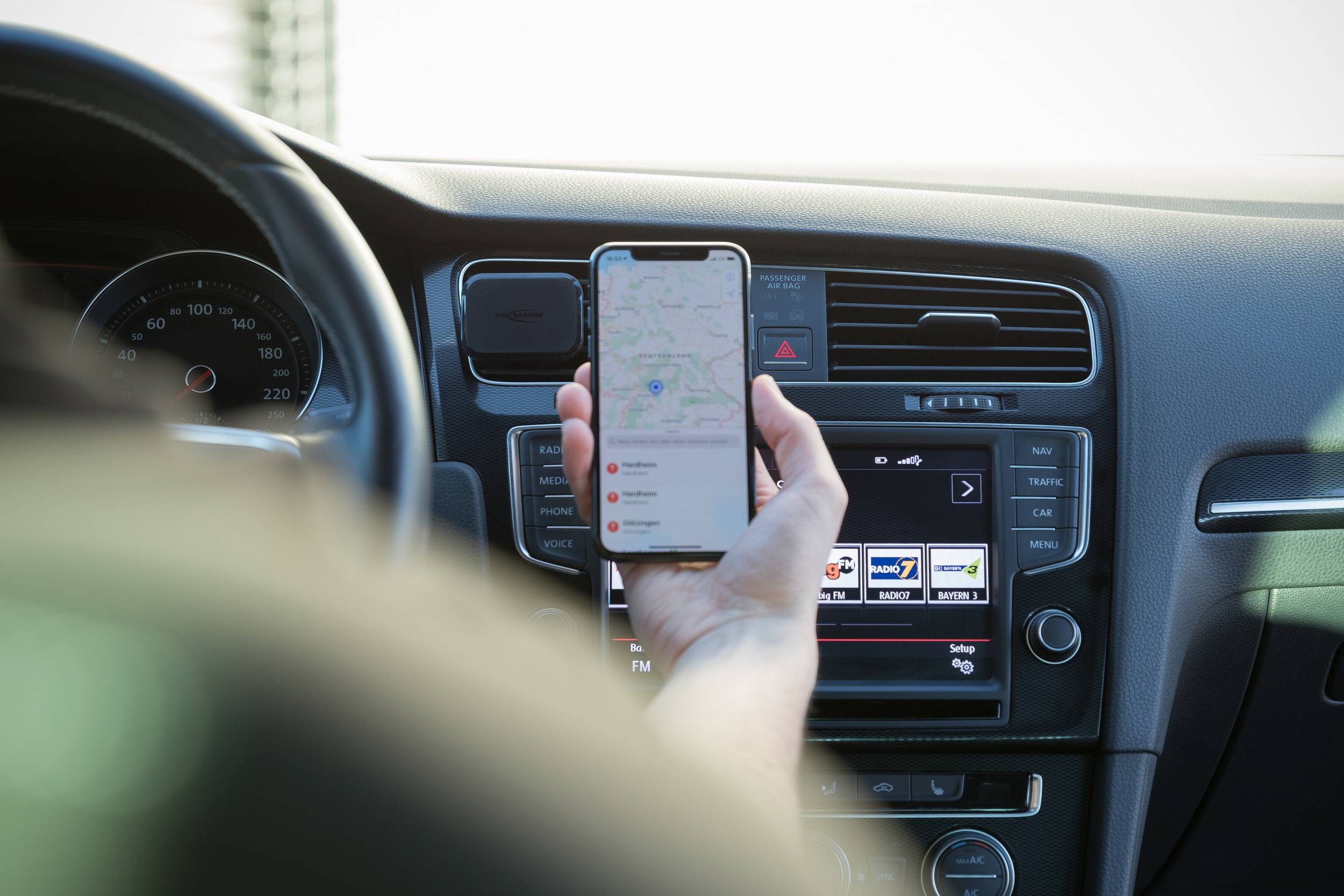 Ansmann Smart Magnet Lüftungsgitter-Halterung Handy-Kfz-Halterung