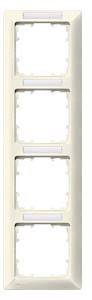 Ein weißer, vertikaler Vierfach-Rahmen für Lichtschalter oder Steckdosen, mit leerem Platz für vier Einsätze.