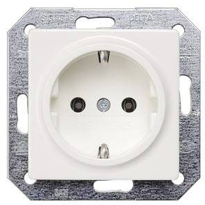 Weiße, runde Steckdose in Metallrahmen zur Wandmontage. Geeignet für europäische Normstecker.