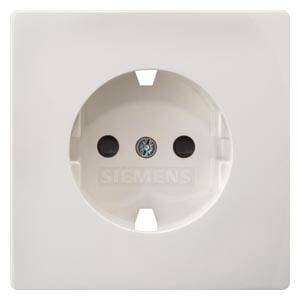 Weiße Steckdose von Siemens in Nahaufnahme, typischer EU-Steckeranschluss, geeignet für Haushaltsgeräte.