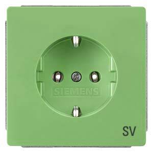 Eine grüne Steckdose der Marke Siemens mit der Aufschrift 'SV', verwendet für den Anschluss elektrischer Geräte in der Stromversorgung.