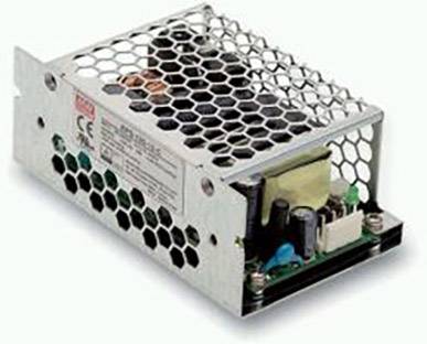 Ein silberfarbenes Netzteil mit Wabenmusterabdeckung. Sichtbare elektronische Komponenten sind auf der Platine angeordnet.