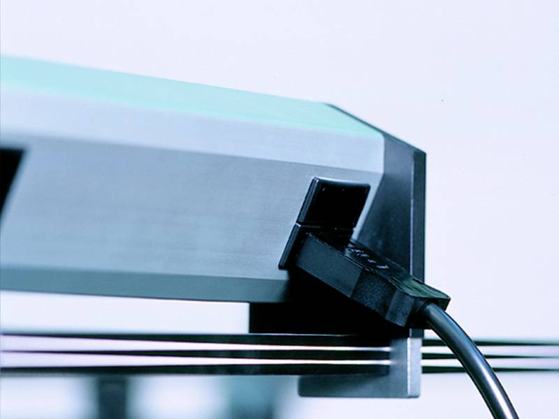 Bachmann 902.0048 Steckdosenleiste ohne Schalter Schwarz, Aluminium Schutzkontakt