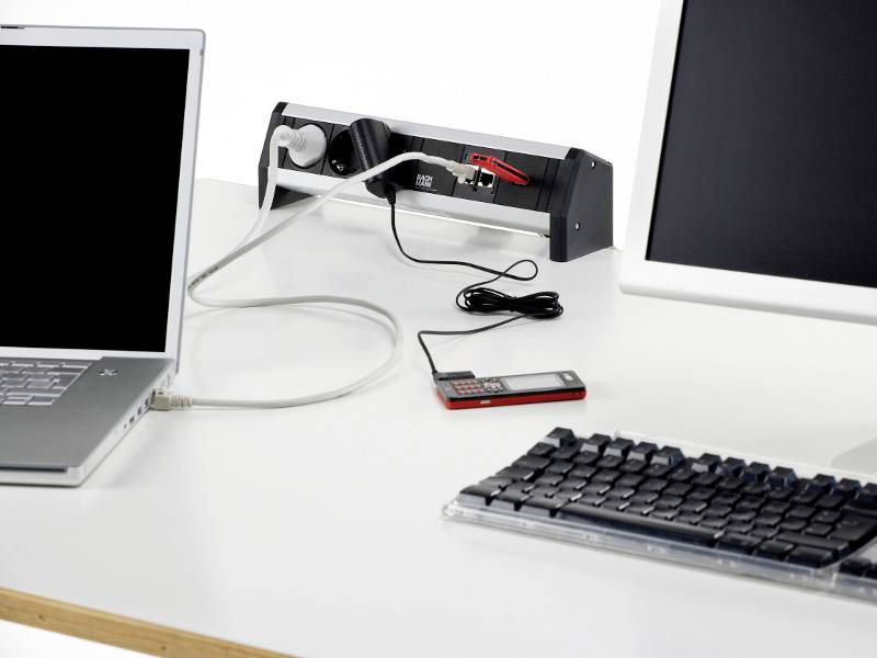 Bachmann 902.0048 Steckdosenleiste ohne Schalter Schwarz, Aluminium Schutzkontakt