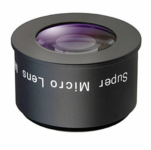 Schwarze Mikrolinse mit Aufschrift 'Super Micro Lens', Ansicht von oben. Runde Form, lila getönte Linse sichtbar.