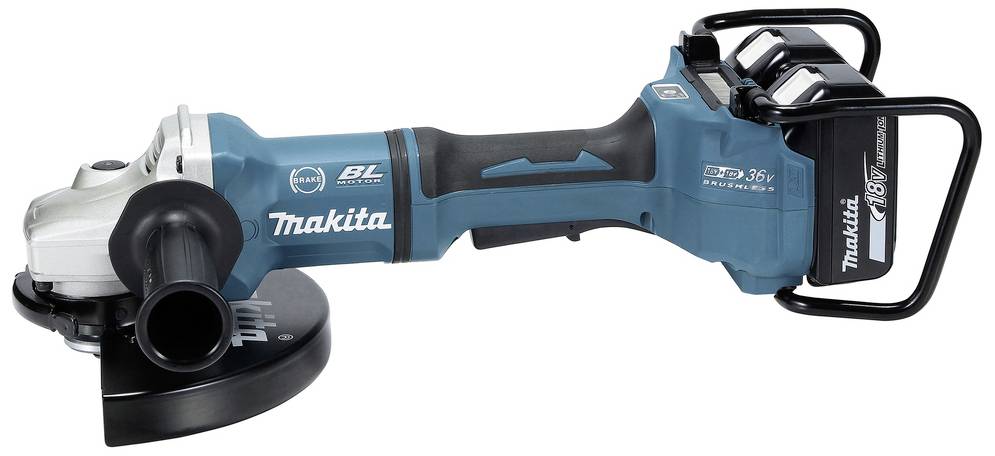 Ein blauer Makita-Winkelschleifer mit zwei Akkus, schwarzem Griff und Schutzabdeckung, dargestellt auf einem weißen Hintergrund.