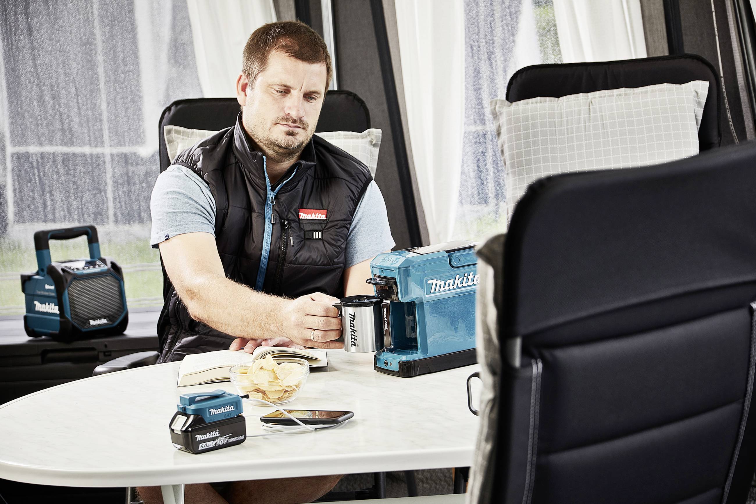 Makita Baustellen-Kaffeemaschine