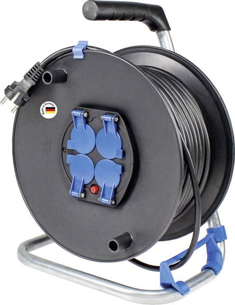 Eine schwarze Kabeltrommel mit vier blauen Steckdosen, Griff oben, deutscher Stecker, auf einem silbernen Metallrahmen montiert.