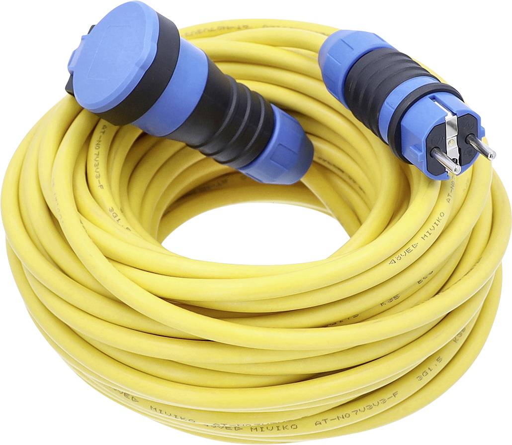 Aufgerolltes gelbes Elektroverlängerungskabel mit blau-schwarzen Steckern auf weißem Hintergrund.