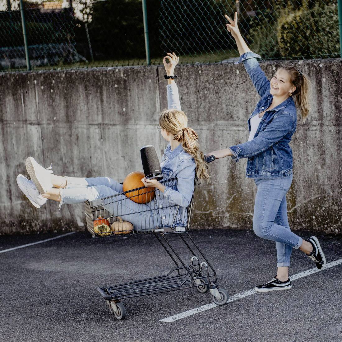 Hama Soundcup-Z Bluetooth® Lautsprecher Freisprechfunktion Schwarz, Silber