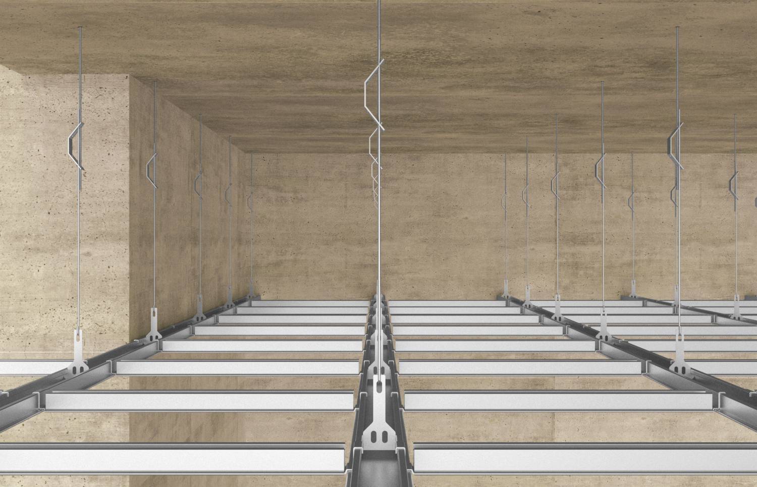 Innenraum eines Betongebäudes im Bau mit Reihen von hängenden Metallrahmen-Schienen, die sich in die Ferne erstrecken.