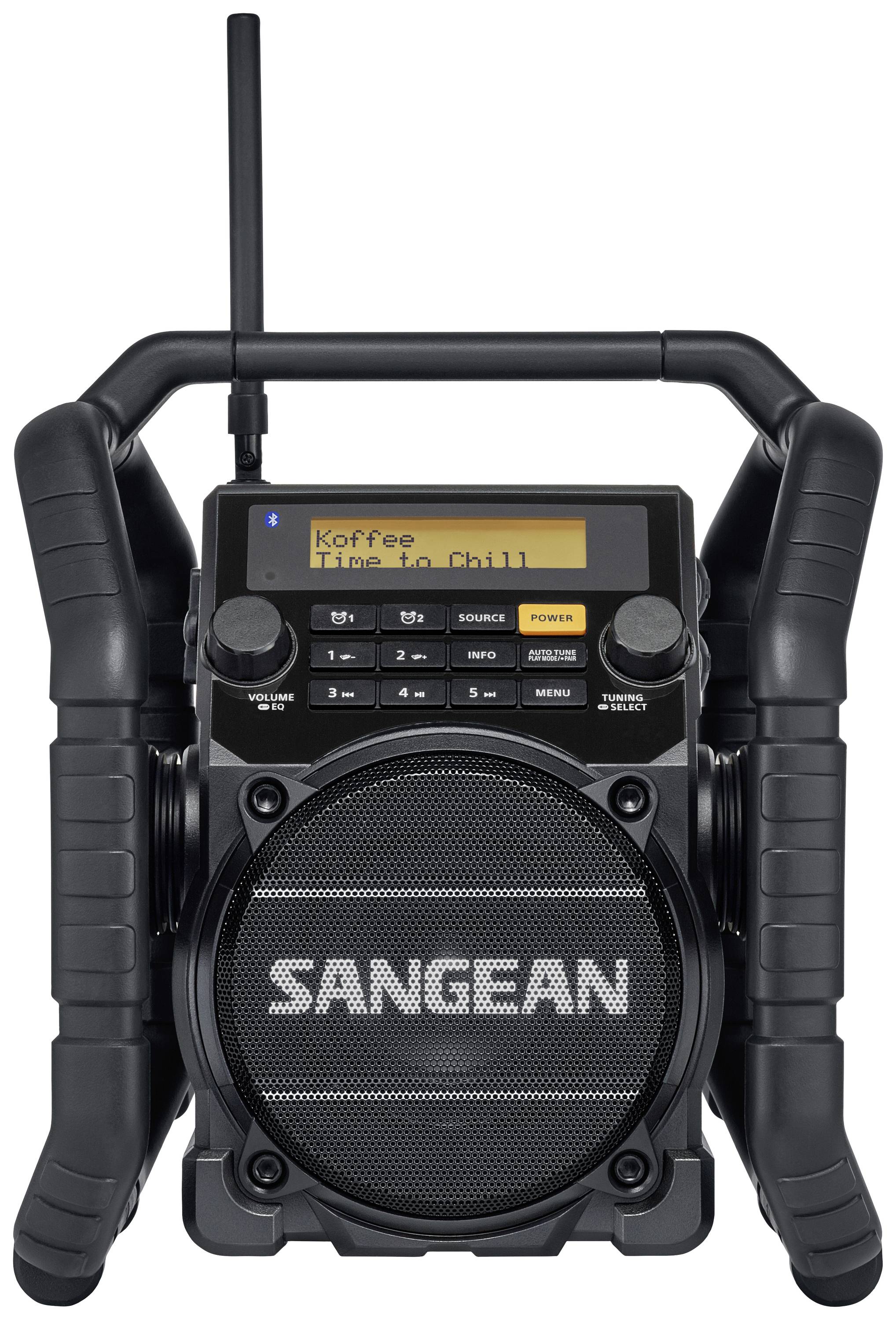 Tragbares robustes Radio mit digitalem Bildschirm. Bildschirm zeigt: 'Koffee - Time to Chill'. Marke Sangean auf dem Lautsprechergitter.