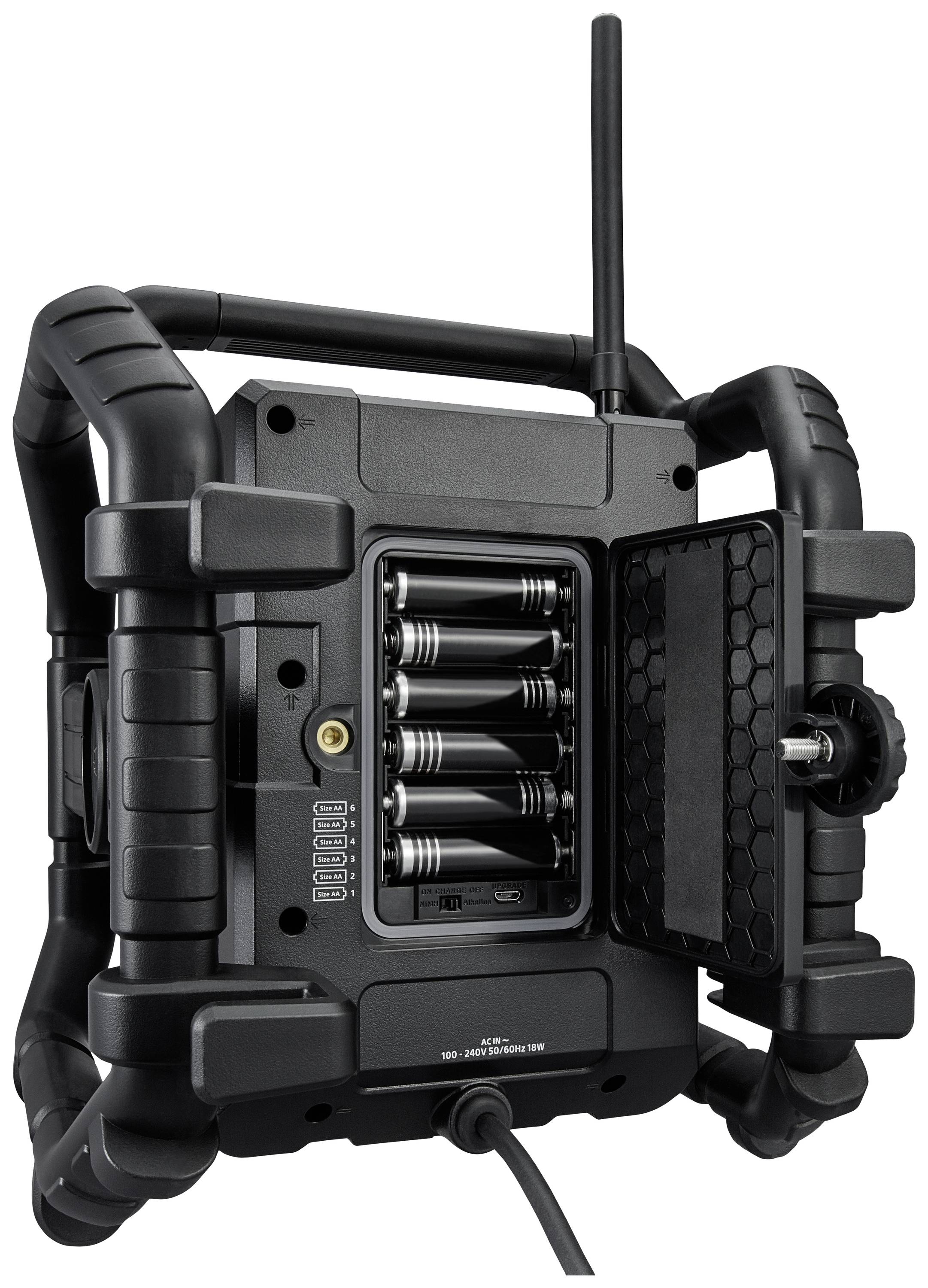 Ein robustes, schwarzes elektronisches Gerät mit geöffnetem Batteriefach und Antenne. Es scheint für Outdoor-Nutzung konzipiert zu sein.