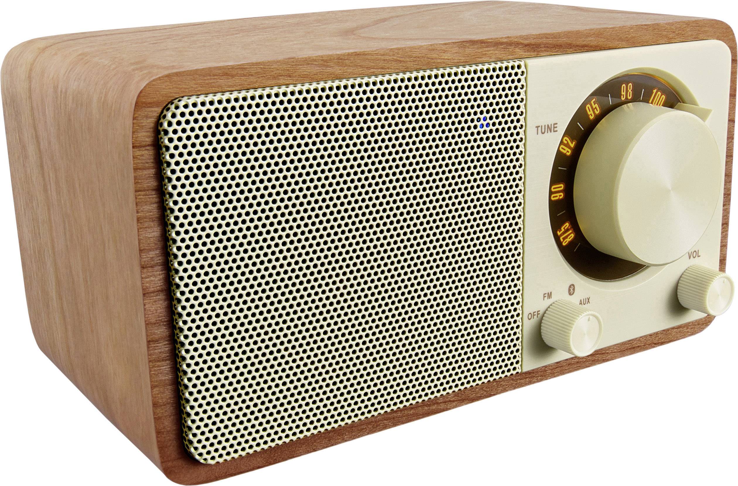 Ein Retro-Radio mit Holzgehäuse und cremefarbener Front. Es verfügt über einen großen Drehknopf für Senderwahl und kleinere für Lautstärke.