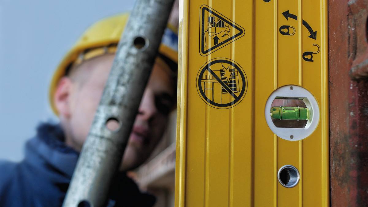 Stabila Type 106 TM 17711 Teleskop-Wasserwaage mit Magnet 379cm