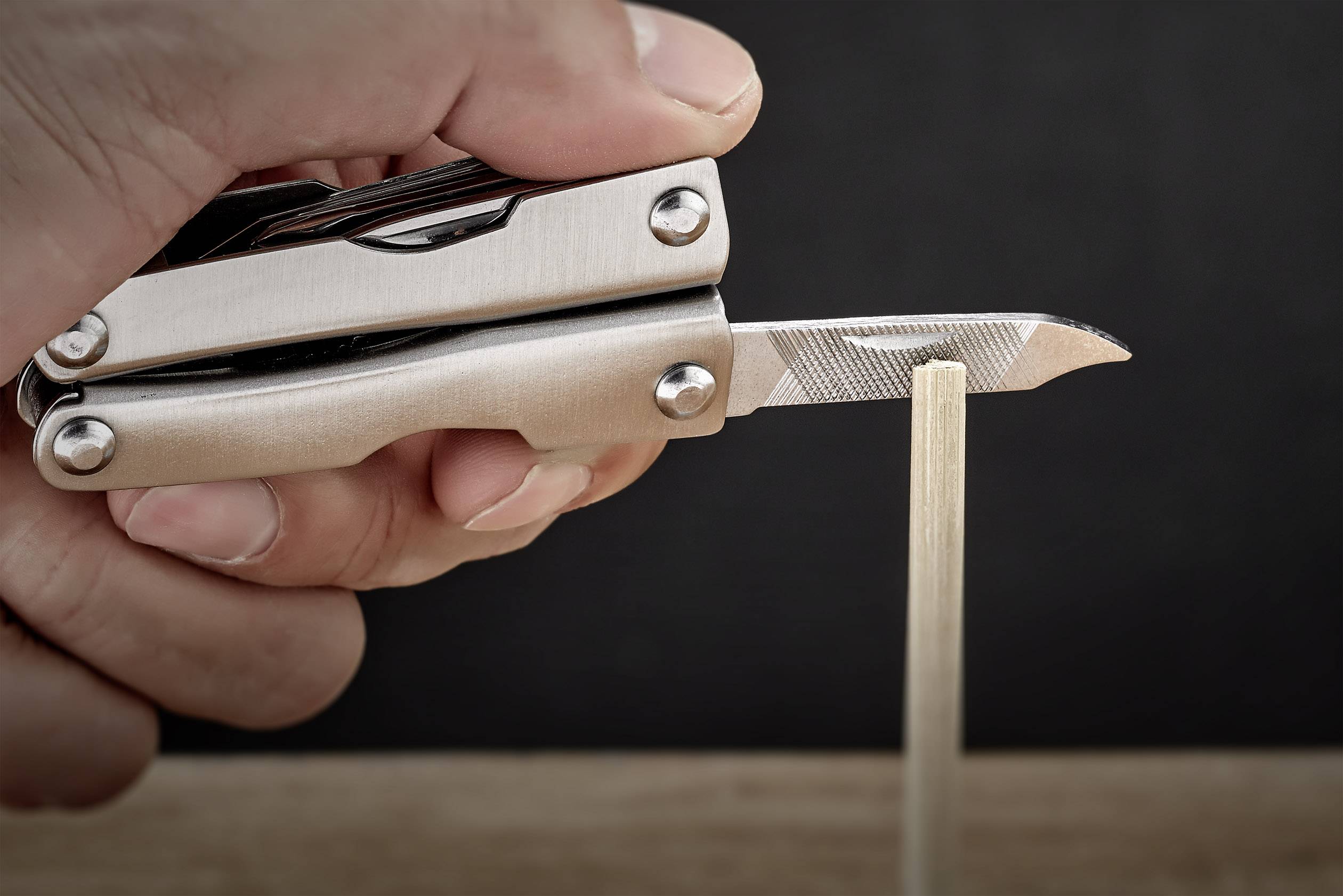 Multitool mit 12 Funktionen