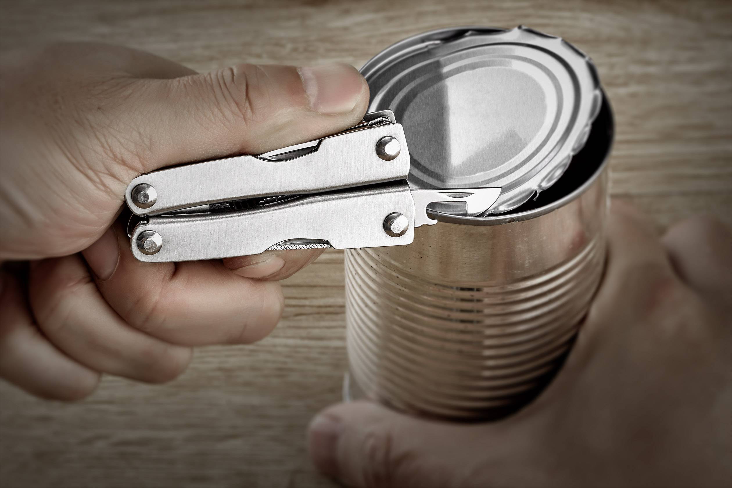 Multitool mit 12 Funktionen