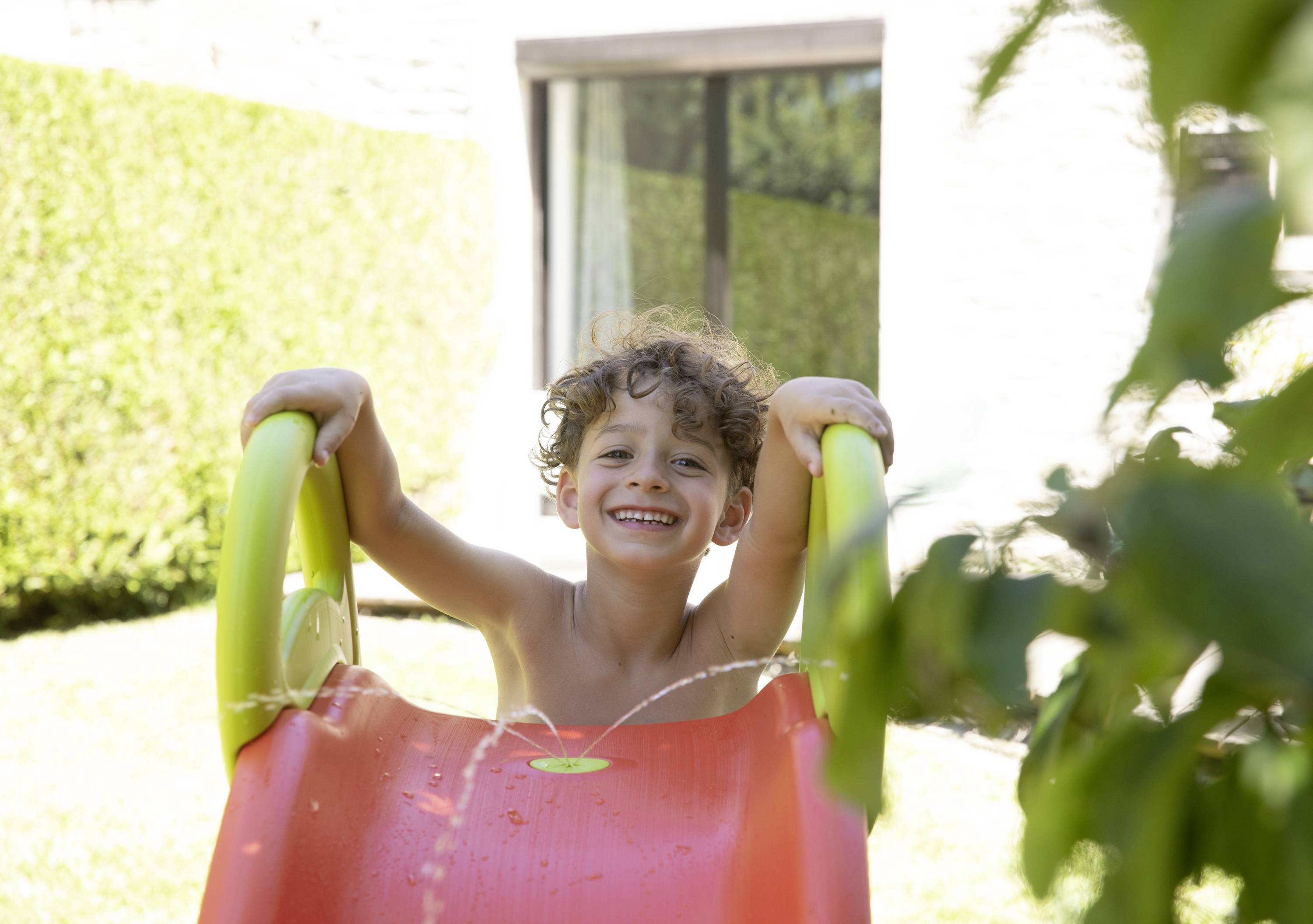 Smoby Funny II Wellenrutsche mit Wasseranschluss