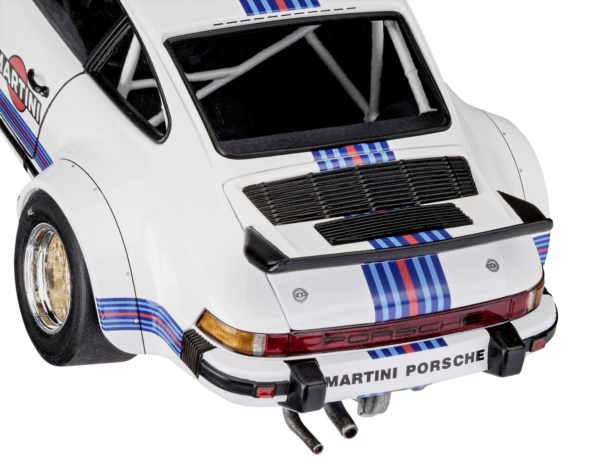 Ein weißer Porsche 911 RSR Modellauto mit Martini-Racing-Streifen und breitem Heckflügel, aufgenommen von hinten.