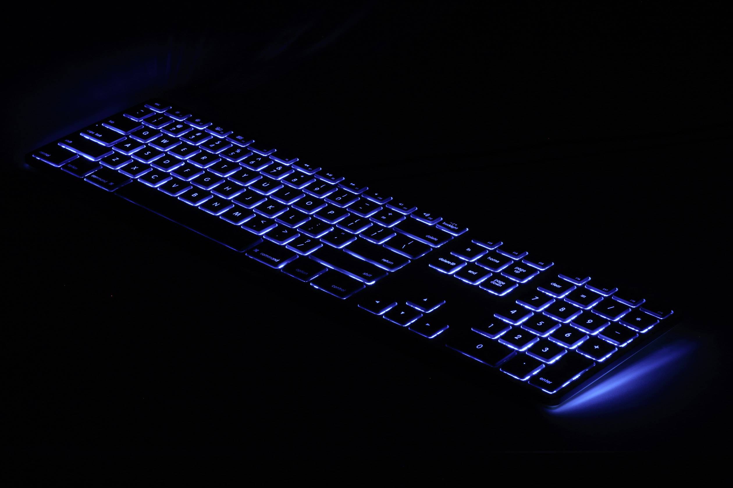 Matias FK318LS-DE USB Tastatur Deutsch, QWERTZ, Mac Silber, Weiß Beleuchtet, USB-Anschluss