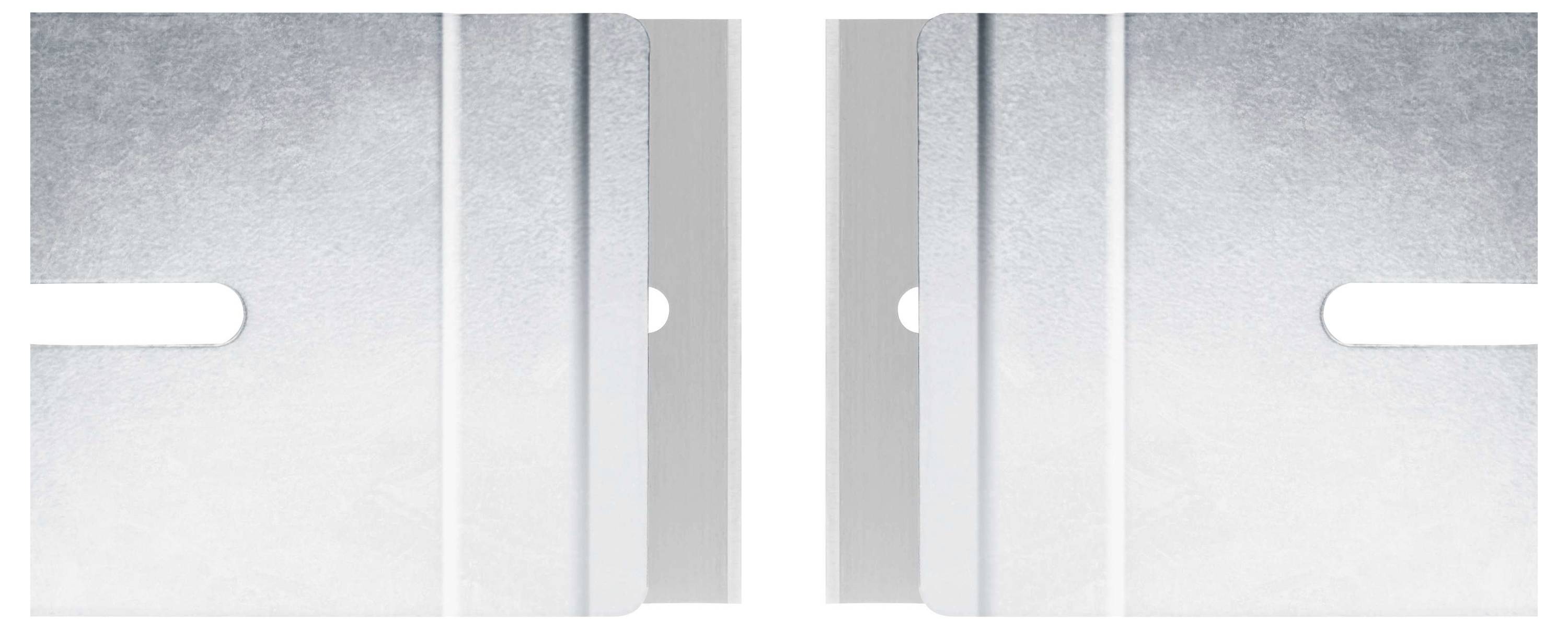 Zwei rechteckige Metallplatten mit Aussparungen, symmetrisch nebeneinander angeordnet. Sie sind silberfarben mit grauen Streifen.