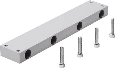 Grauer Metallblock mit vier Löchern und dazugehörigen Schrauben.