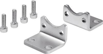 Metallwinkelhalterungen mit jeweils zwei Befestigungslöchern und vier passenden Schrauben mit Muttern. Geeignet für Möbelmontage.