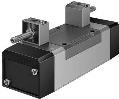 Ein pneumatischer Antrieb von Festo mit zwei Ventilen und einem robusten, rechteckigen Design, geeignet für industrielle Anwendungen.