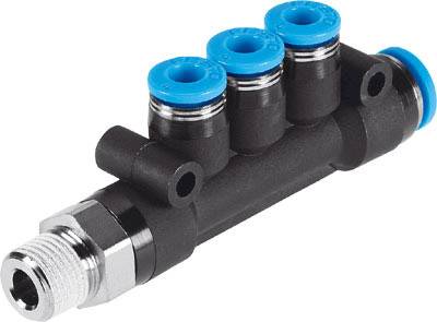Ein pneumatischer Verteiler mit drei blauen Anschlüssen und einem metallischen Eingang, verwendet zur Verteilung von Druckluft in Systemen.