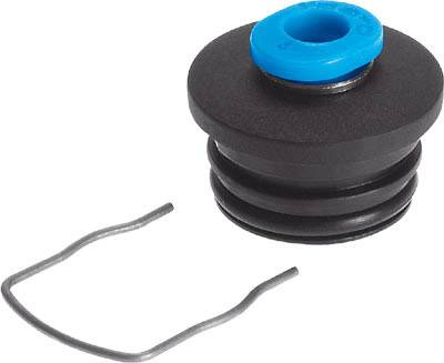 Ein schwarzer und blauer Plastikstopfen mit einem Metallclip daneben. Der Stopfen hat Rippen und der Clip ist leicht gebogen.