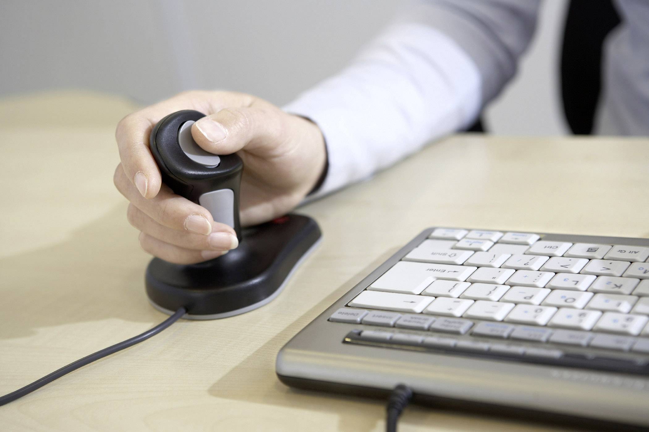 BakkerElkhuizen 3M Anir Large Maus Funk Optisch Schwarz 3 800 dpi Ergonomisch