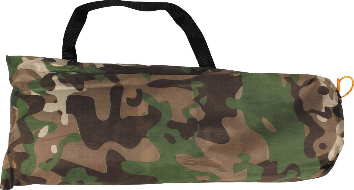 Grün-braune Tarnmuster-Tasche mit schwarzen Griffen, flach liegend, möglicherweise zum Transport von Outdoor-Ausrüstung.