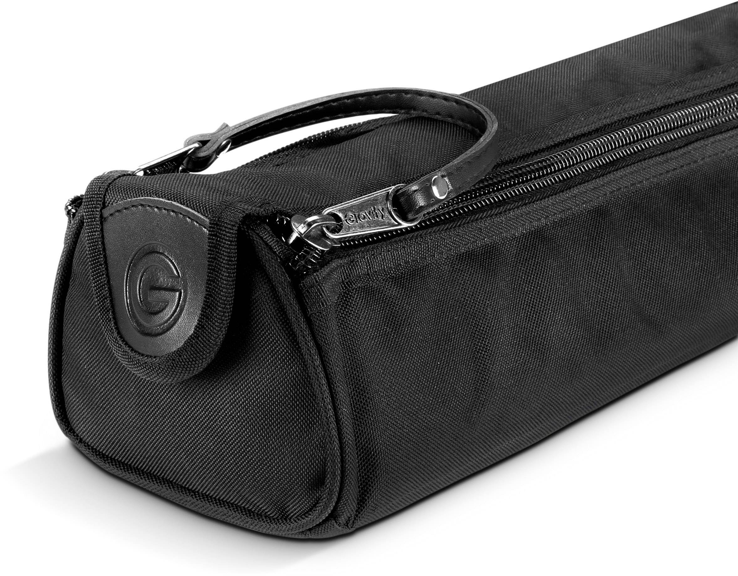 Eine schwarze, rechteckige Stofftasche mit Reißverschluss und einem Griff oben, geeignet für Schreibwaren oder kleine Gegenstände.