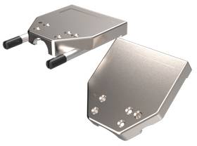 Zwei silberne Metallteile mit Schraubenlöchern, die eine rechteckige Form haben und durch zwei schwarze Stangen verbunden sind.