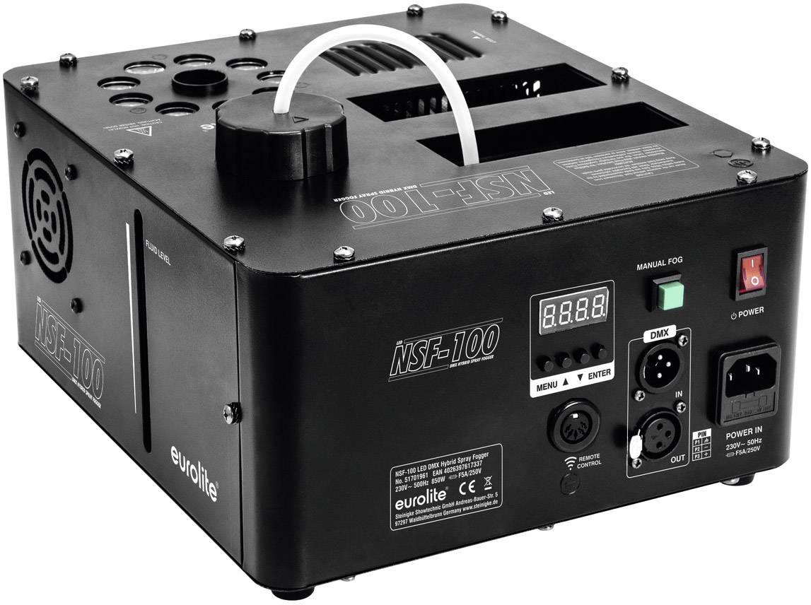 Eine kompakte Nebelmaschine 'Eurolite NSF-100' in schwarzem Gehäuse. Sie besitzt Bedienungselemente, Anschlüsse, einen Schlauch und ein Display für Einstellungen.