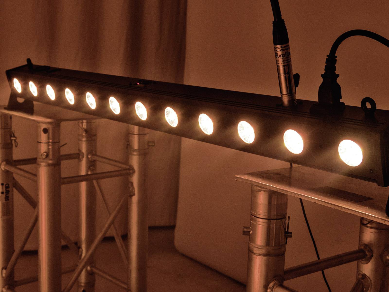 Eurolite BAR-12 DMX LED-Effektstrahler Anzahl LEDs (Details): 12